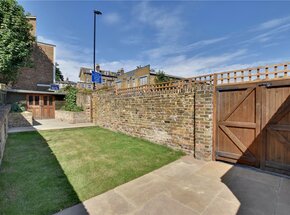 Leahurst Road, Hither Green, SE13