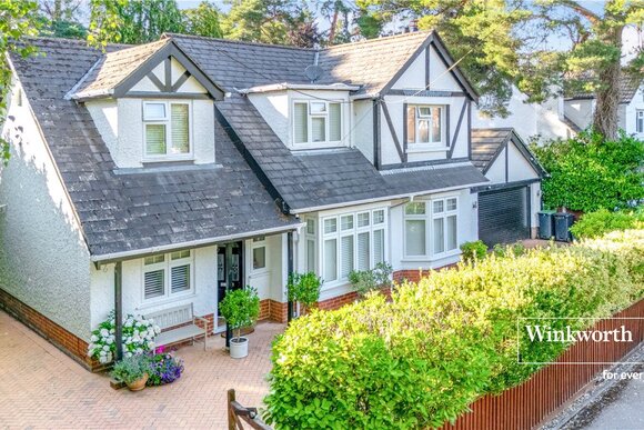 Moorside Road, Ferndown, BH22