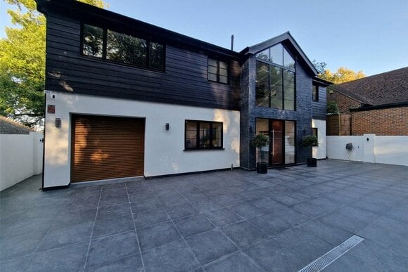 Wellington Avenue, Surrey, GU25