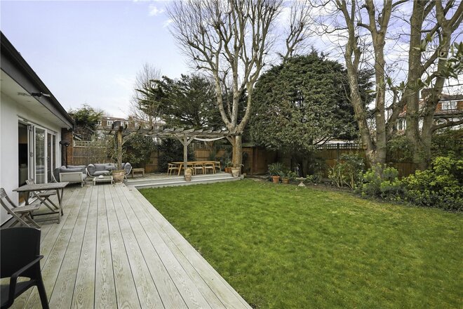 Hazelwood Close, London, W5