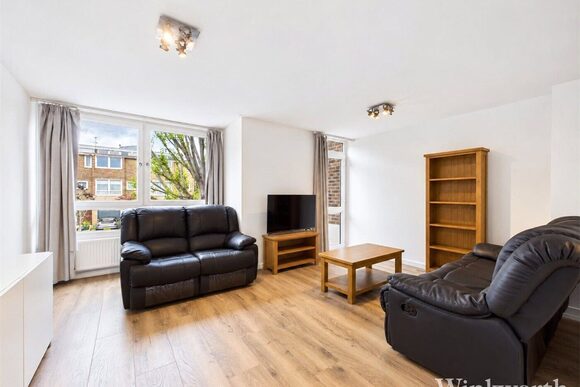 Deena Close, London, W3