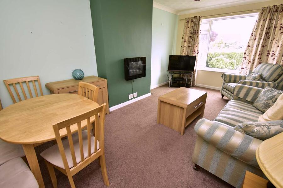 A LIVING ROOM.JPG
