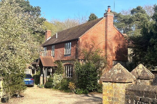 Farnham Road, Hampshire, GU33