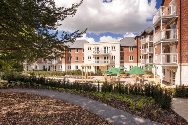 Bath Road, Wiltshire, SN10