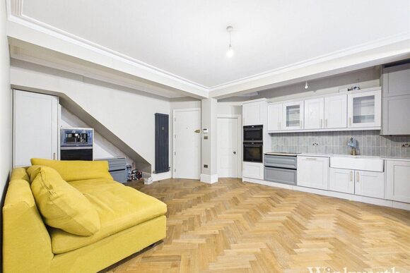 Birch Grove, London, W3