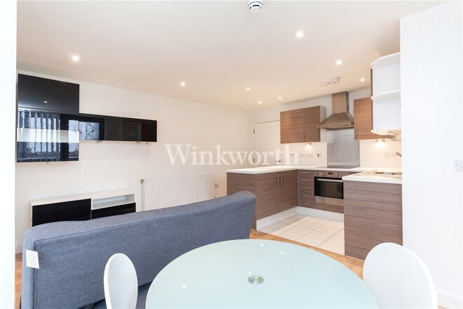 Merlin Heights, London, N17