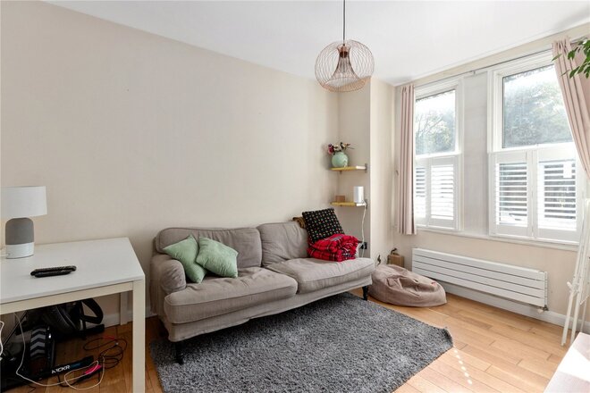 Blackshaw Road, London, SW17