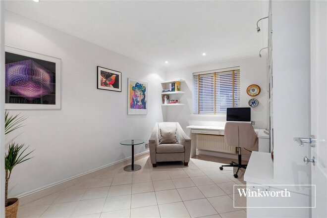Hendon Lane, London, N3
