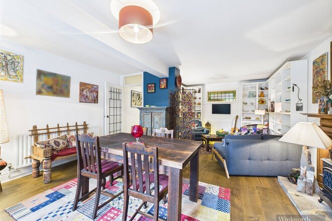 Uxbridge Road, Kingston upon Thames, KT1