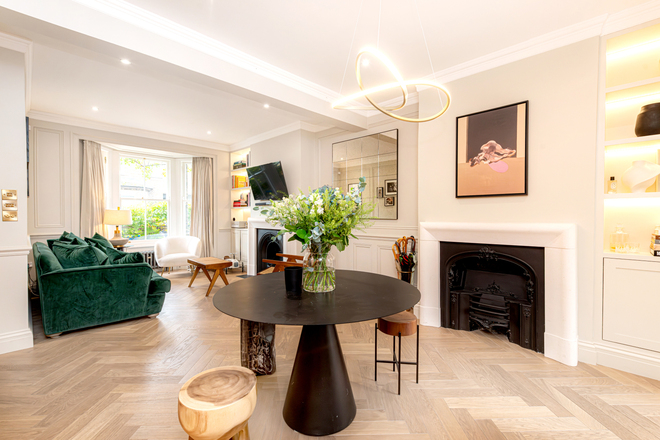 Treadgold Street, London, W11