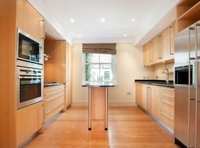 Acacia Road, London, NW8