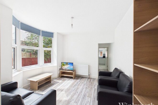 Coldershaw Road, London, W13