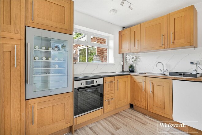 Cedar Close, Surrey, GU19