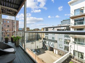 Cheltenham House, London, E1