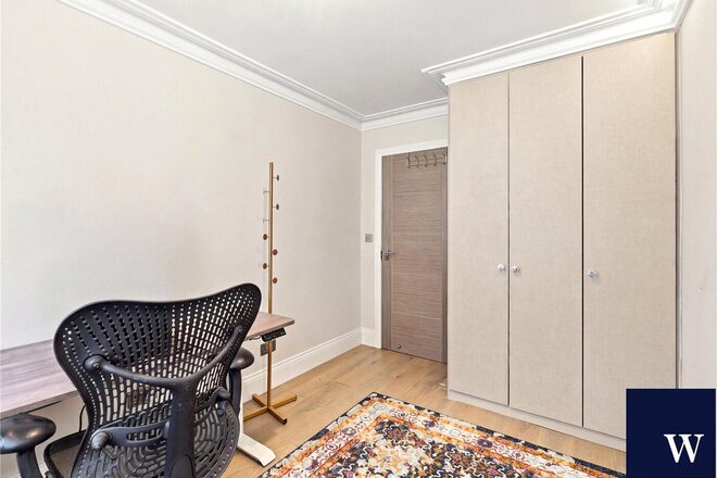 Woodberry Gardens, North Finchley, N12