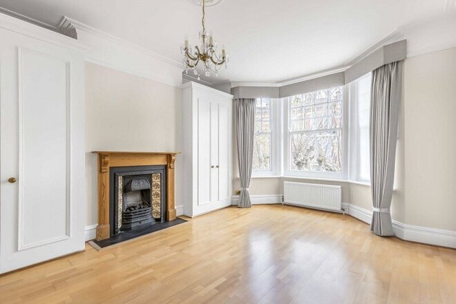 Riverview Gardens, London, SW13