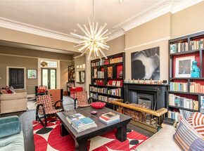 Avenue Crescent, London, W3