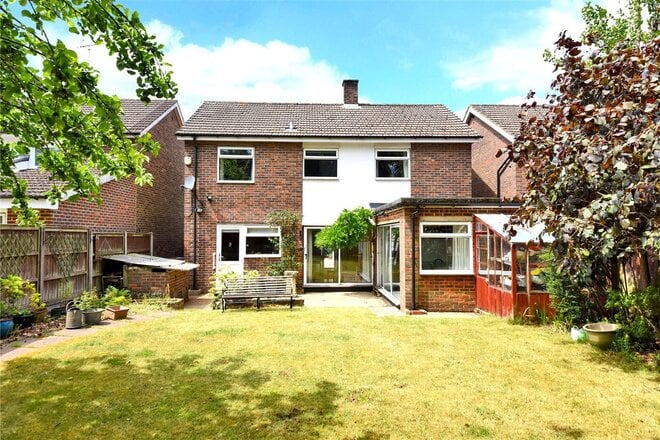Woodgavil, Surrey, SM7