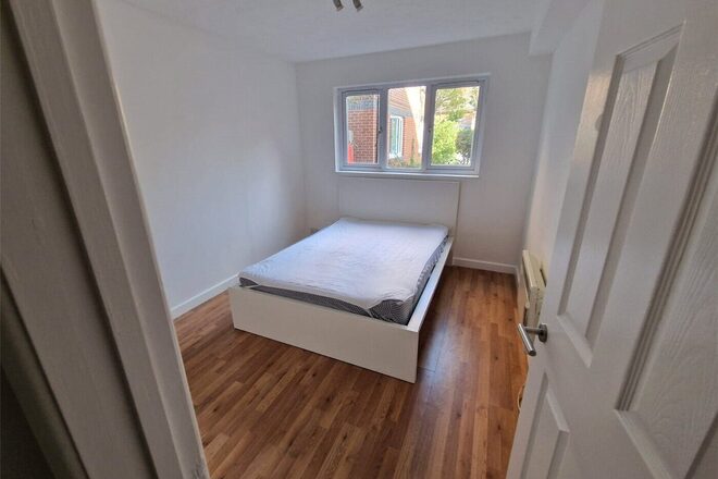 Henley Drive, London, SE1