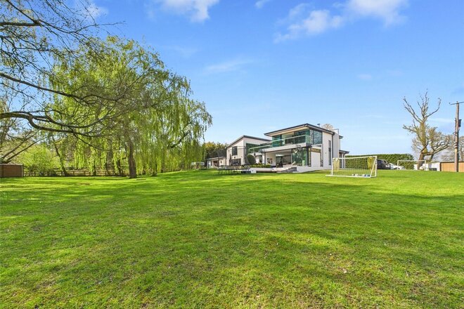 Ashford Hill Road, Thatcham, RG19