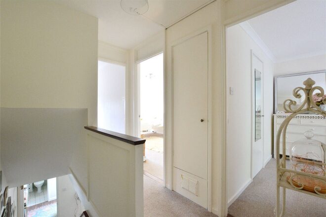 Moon Court, Lee, SE12