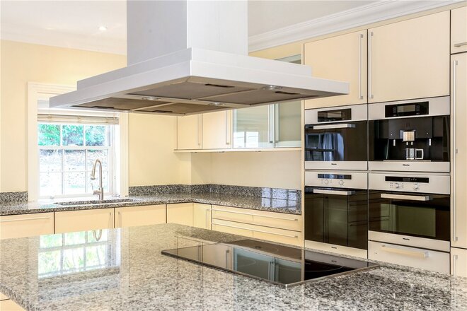 Callow Hill, Surrey, GU25