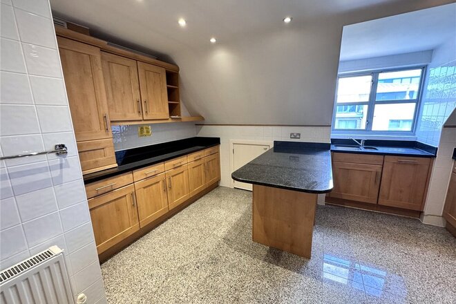 Alumhurst Road, Dorset, BH4