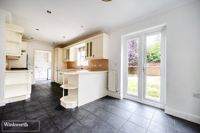 Otterbourne Walk, Sherfield On Loddon, RG27
