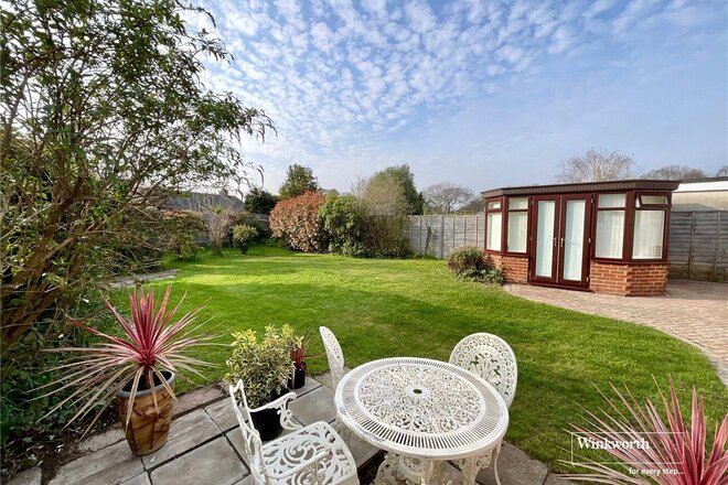 Woodland Way, Highcliffe, BH23