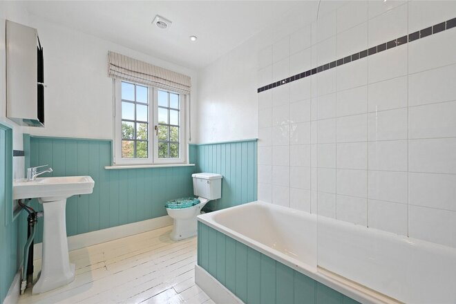 Findon Road, London, W12