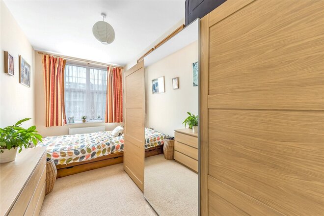Middlesex Court, Glenhurst Road, TW8