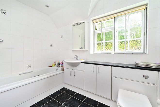 White Horse Lane, Wokingham, RG40