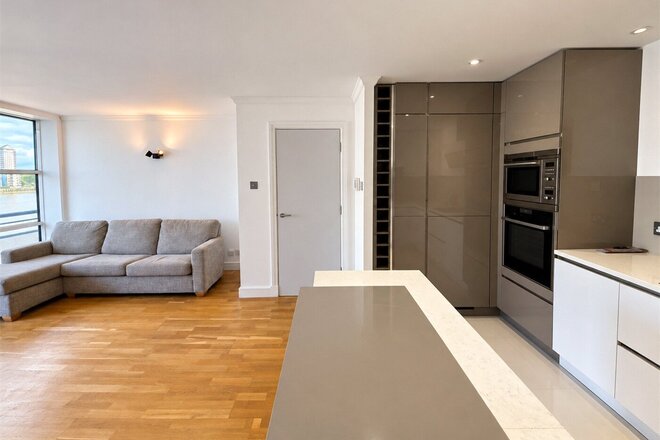 Rotherhithe Street, London, SE16