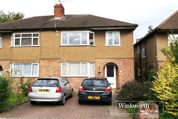 Connaught Road, Barnet, EN5