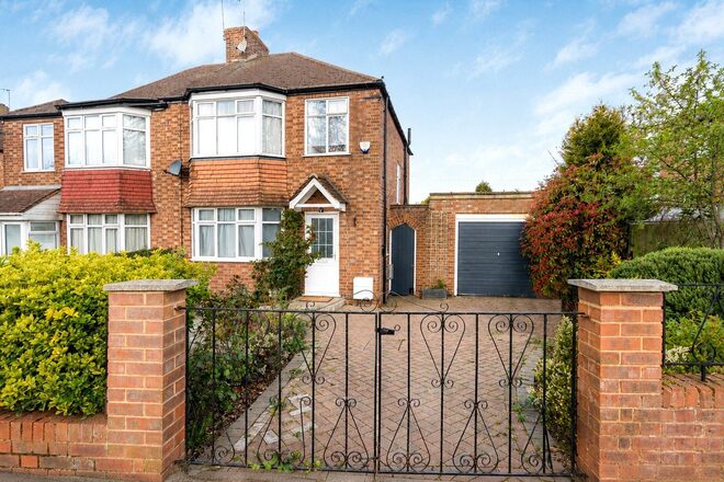 Grasvenor Avenue, Barnet, EN5