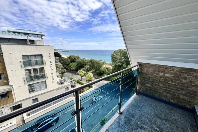 Alumhurst Road, Dorset, BH4
