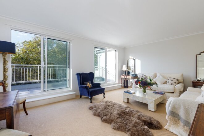 Point Pleasant, London, SW18