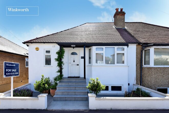 Moreton Road, Worcester Park, KT4