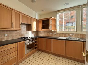 Warwick Road, Beaconsfield, HP9