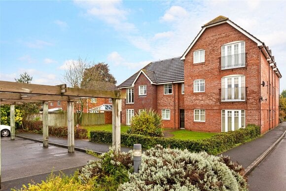 Grove Court, Newbury, RG14
