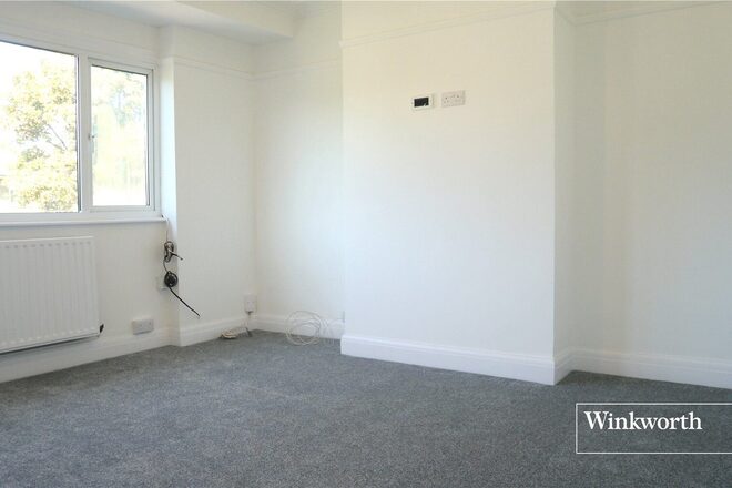 Connaught Road, Barnet, EN5