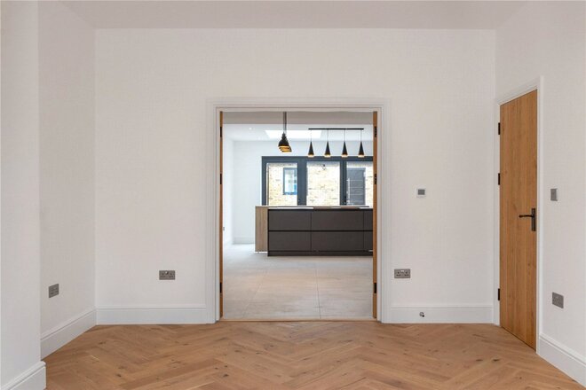 Moyser Road, London, SW16