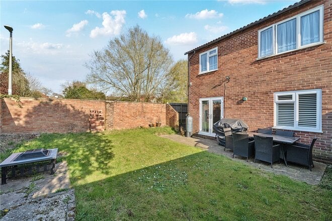 Walton Way, Berkshire, RG14