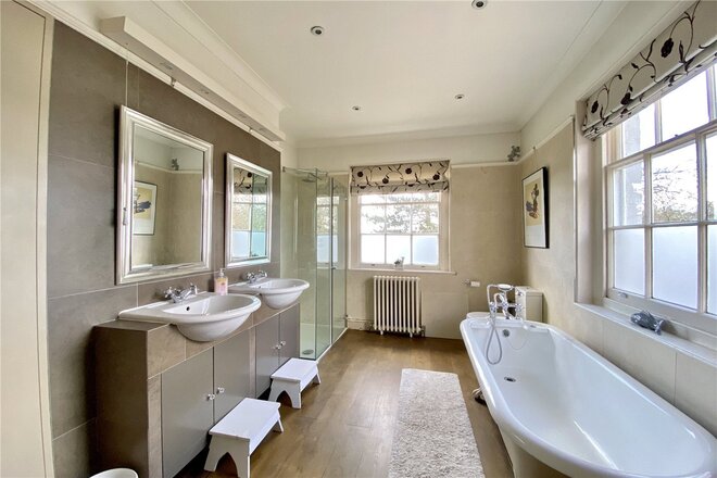 Mayflower Way, Farnham Common, SL2