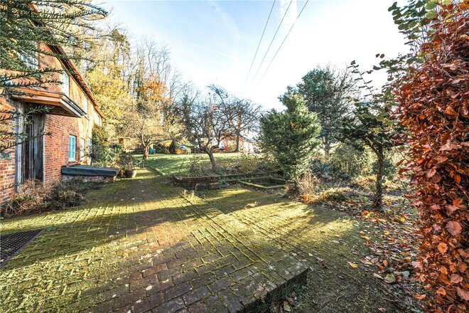 Crondall Lane, Farnham, GU10
