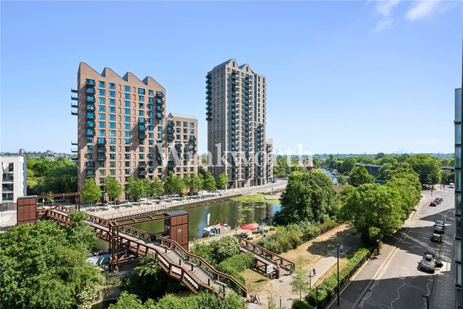 Waterside Way, London, N17