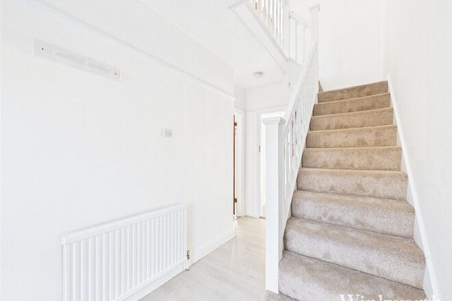 Cloister Road, London, W3