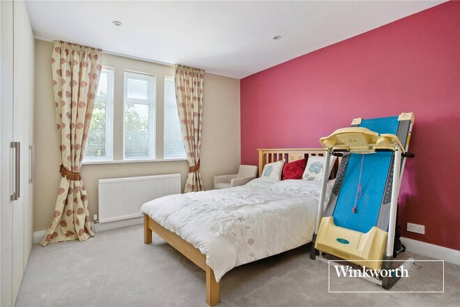 Claremont Park, Finchley, N3