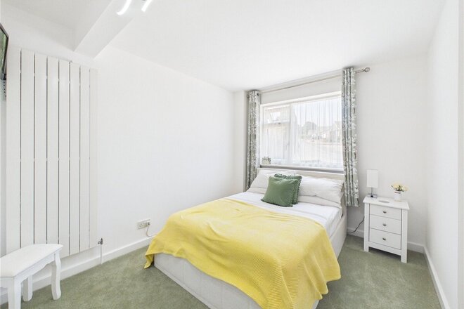 Crowden Crescent, Devon, EX16