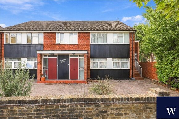 Woodberry Gardens, North Finchley, N12